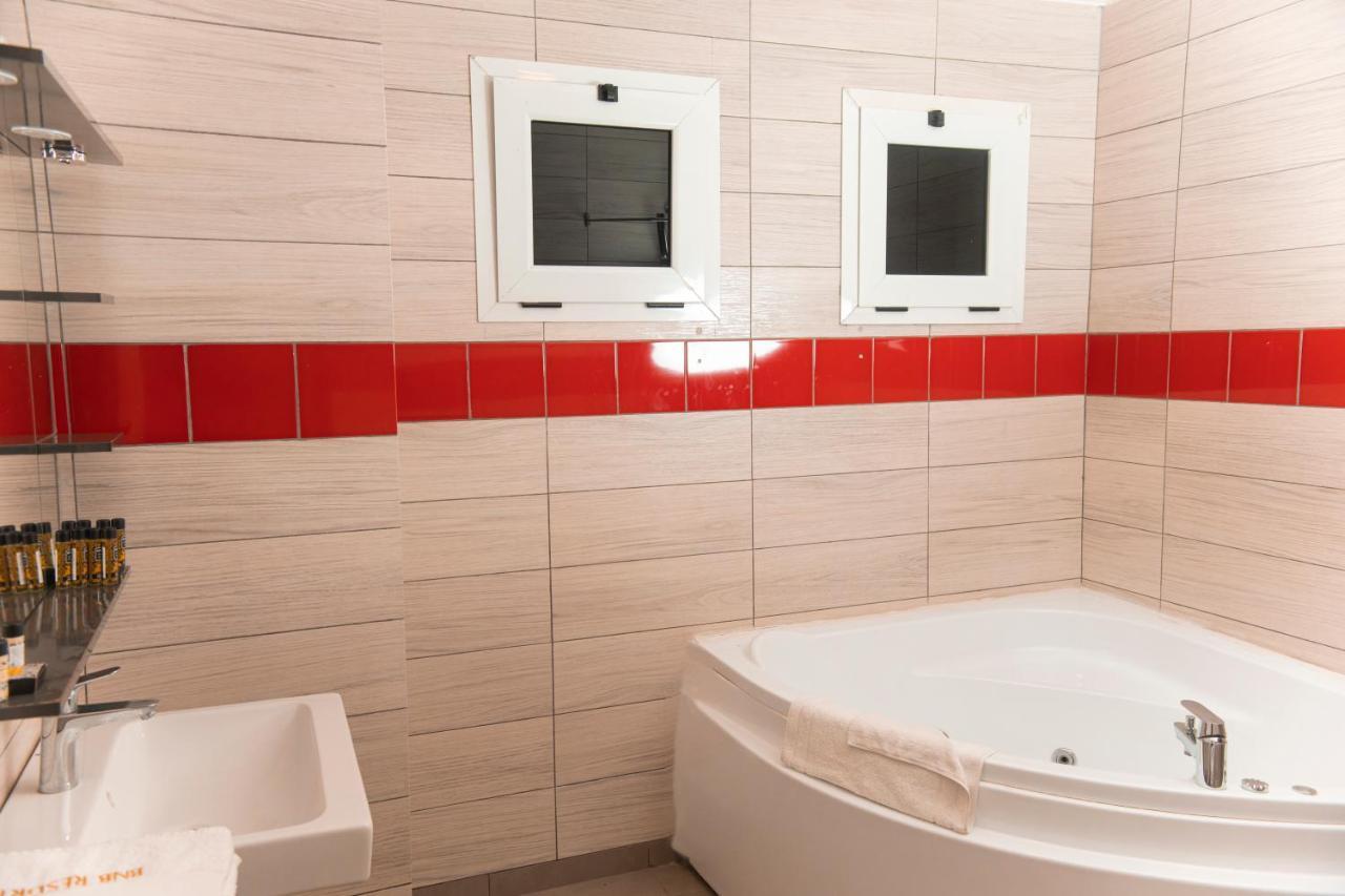 Bnb Hotel Spa Abidjan Exterior photo